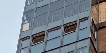 Утепление. Установка пятикамерного профиля, с внешней покраской в цвет основного фасада. Подготовка к утеплению. Дальнейшие работы по отделке и утеплению заказчик будет производить самостоятельно.